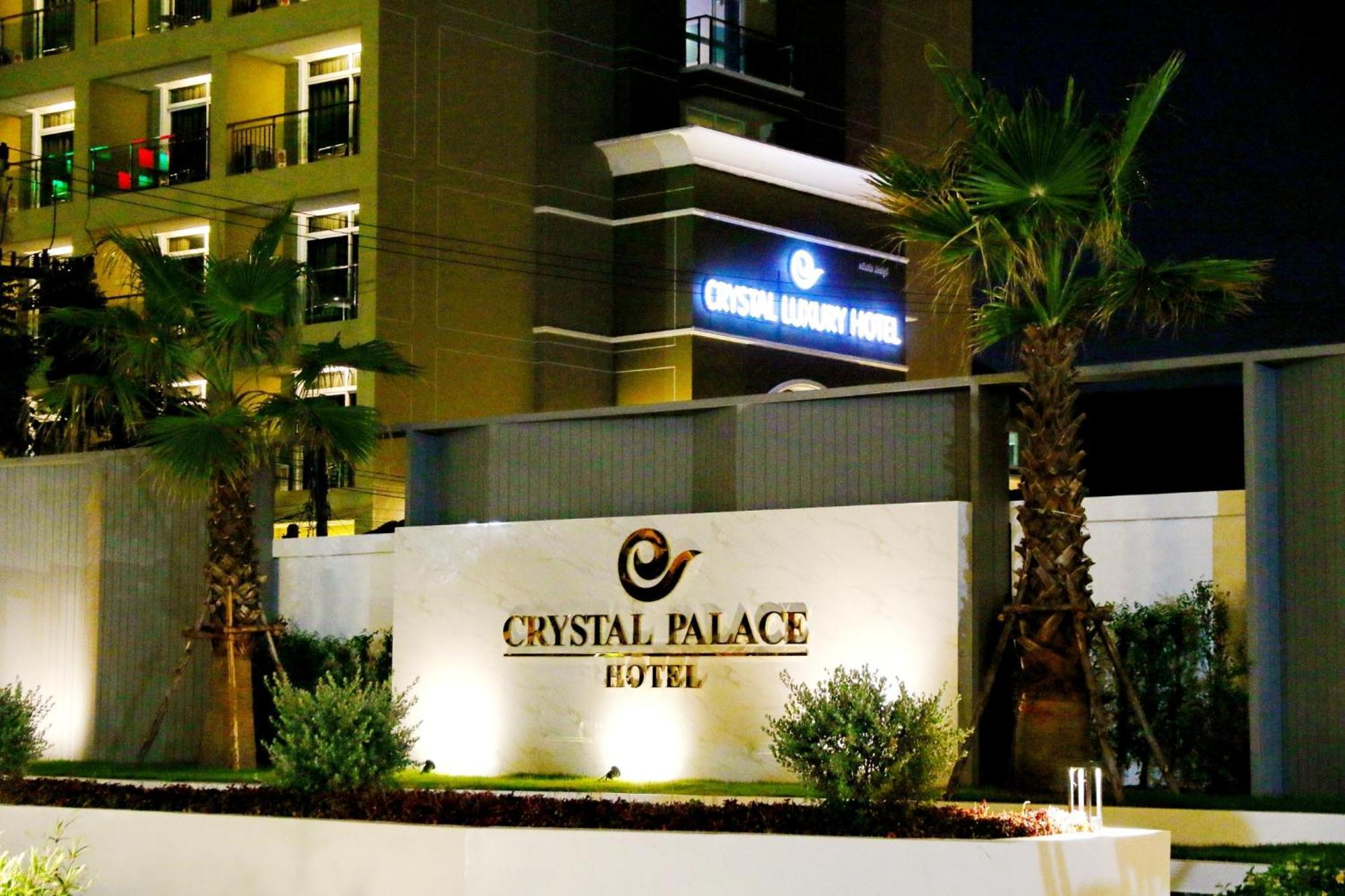 Crystal Palace Luxury Hotel Pattaya Exterior photo